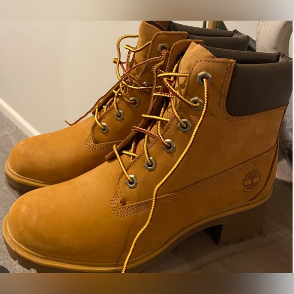 Timberland Women's Lace-Up Brown Boots - Picture 1 of 4
